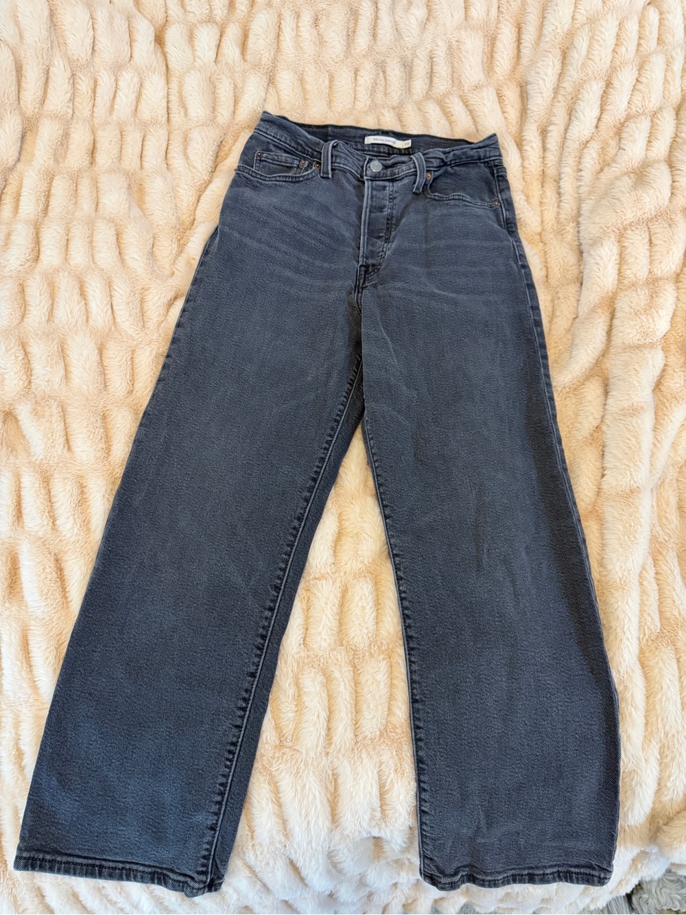 Levi's Ribcage Straight Jeans in Washed Black